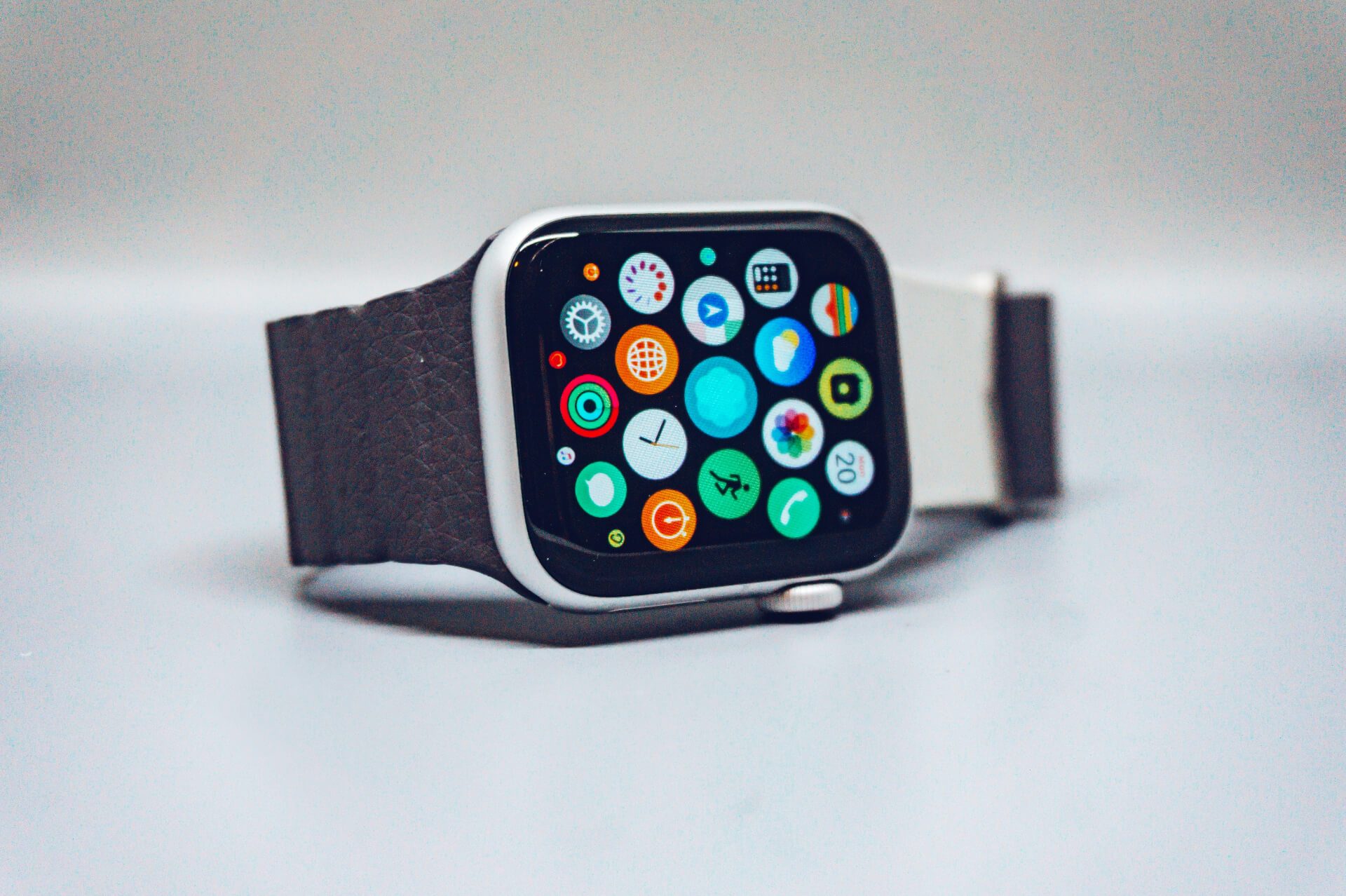 Supply Chain of Apple Watch Under Investigation for Illegal Student Labor