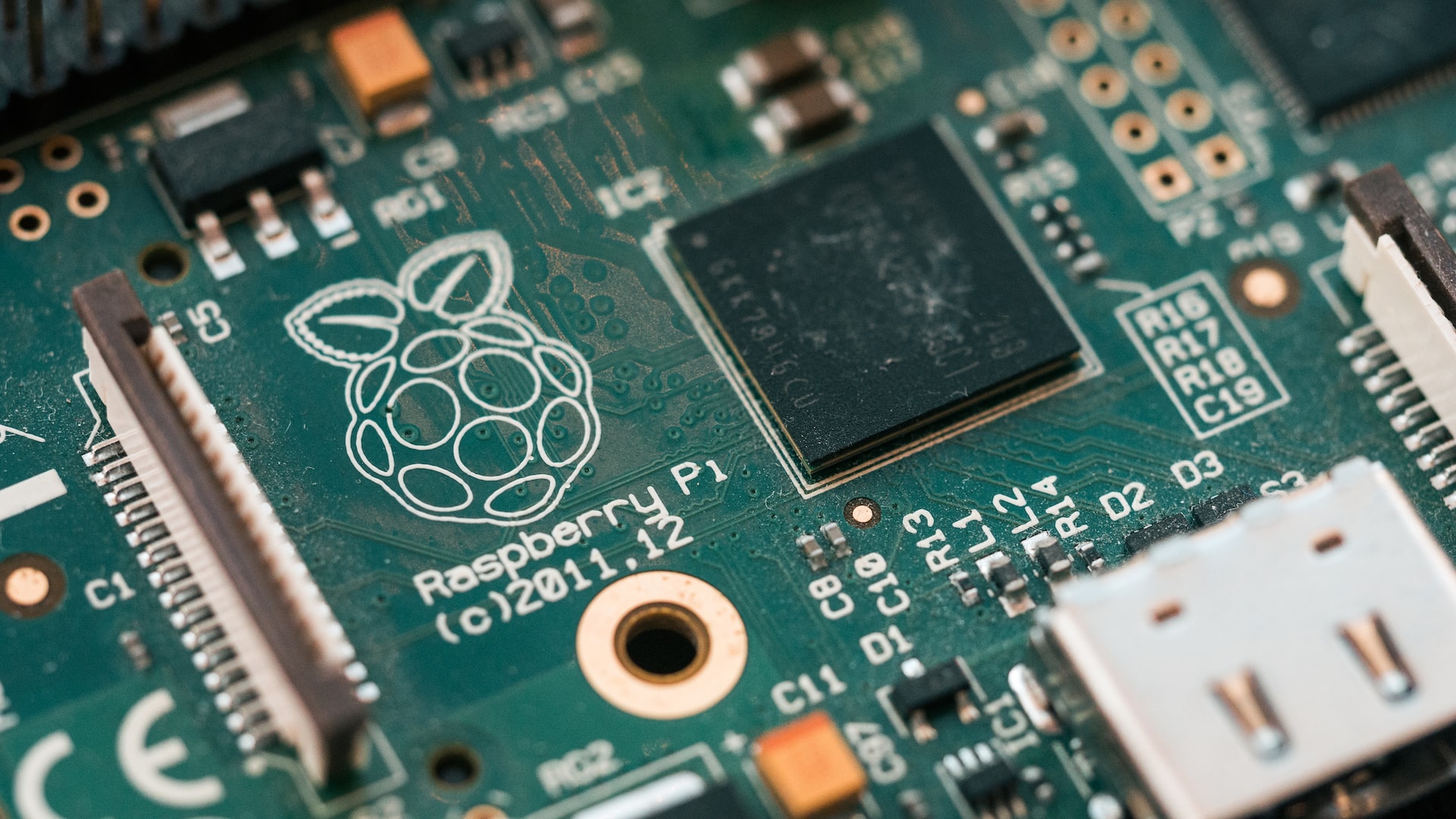Raspberry Pi: Uses and Projects for Beginners