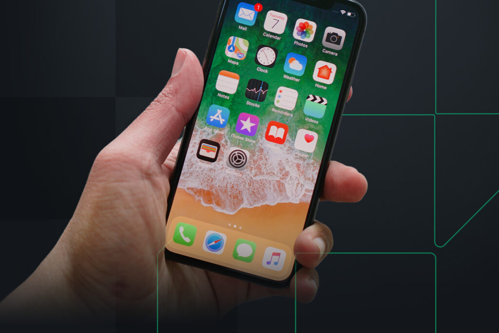 Person holding an iPhone.