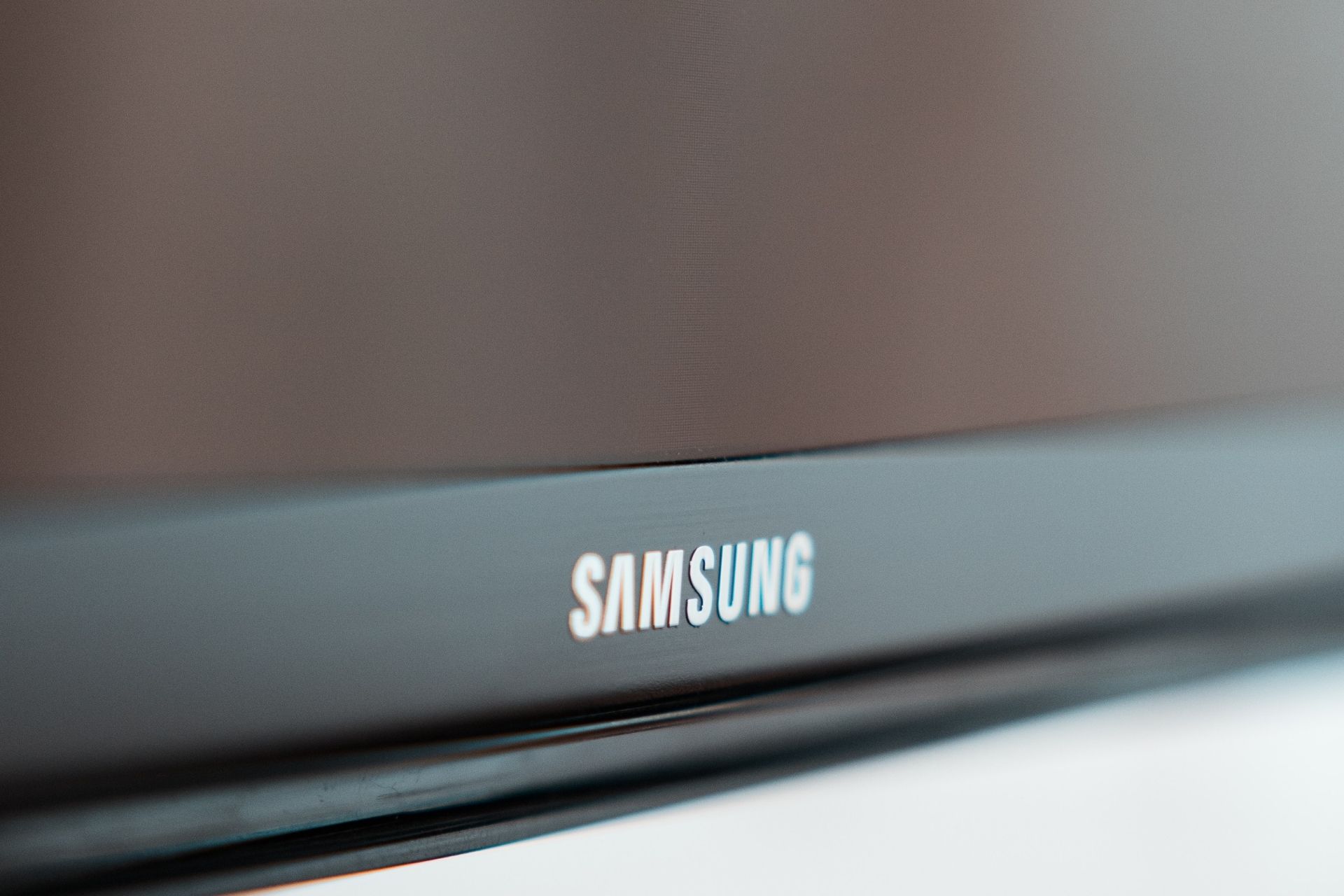 11 Best Samsung Smart Hub Apps for Your Smart TV