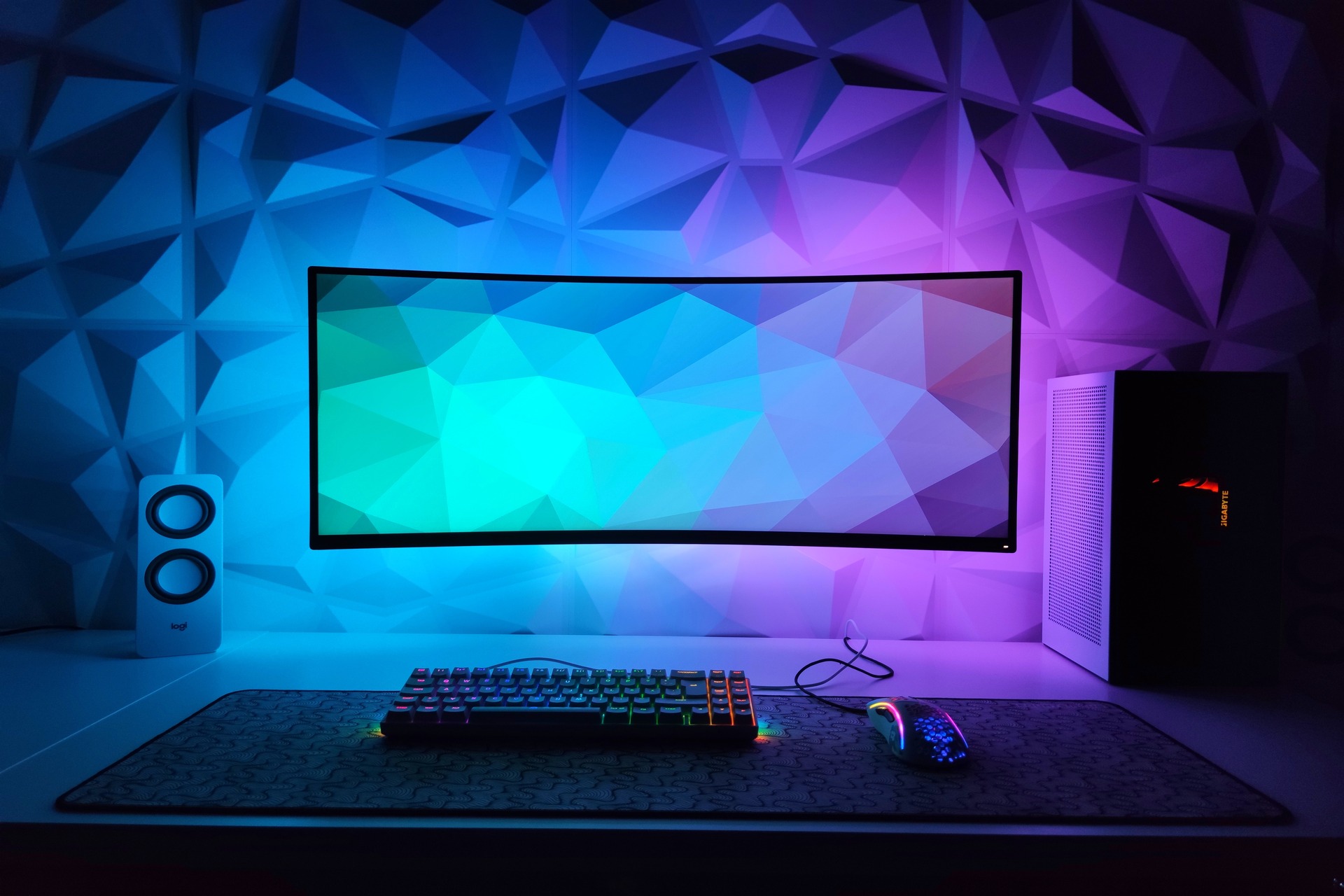 Why Gamers Are Switching to an Ultrawide Monitor in 2024
